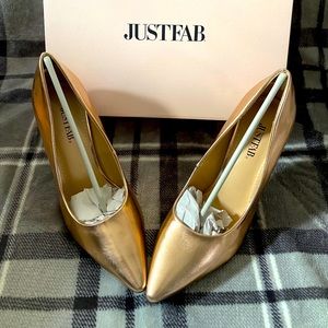 BNIB “Lyssa" rose gold pumps